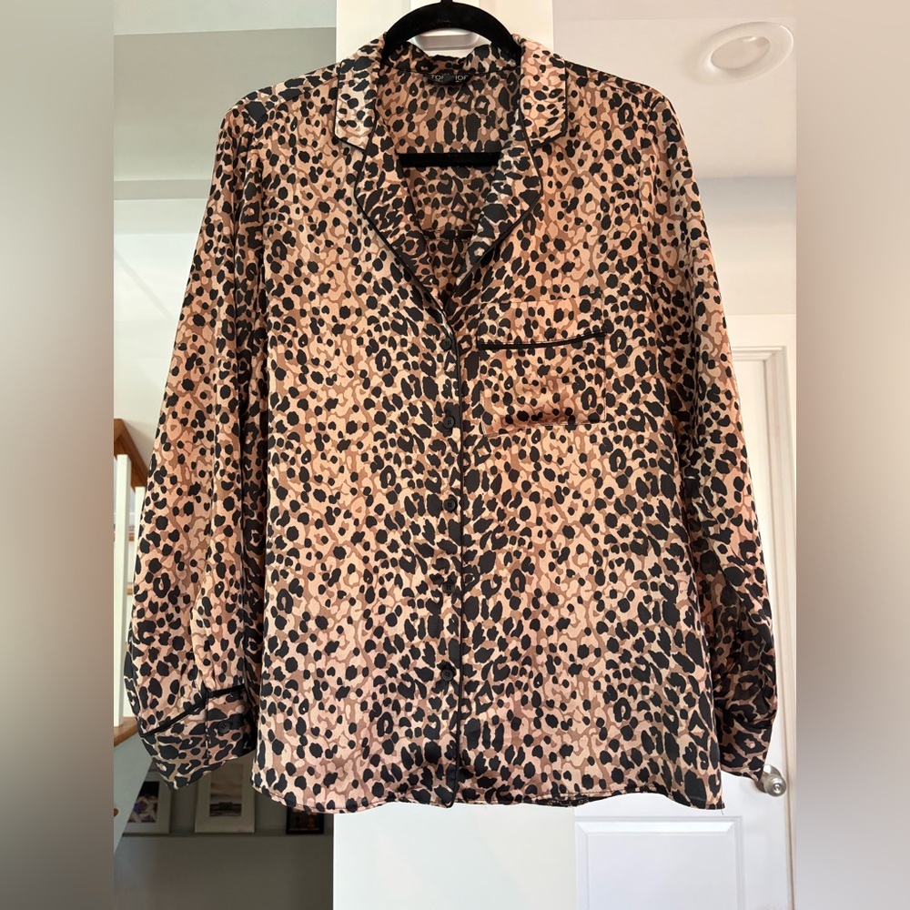 Topshop Leopard Button down - Size 6